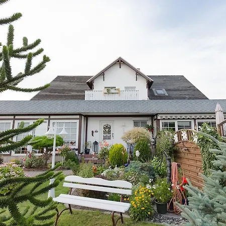 Haus Strandeck בית הארחה