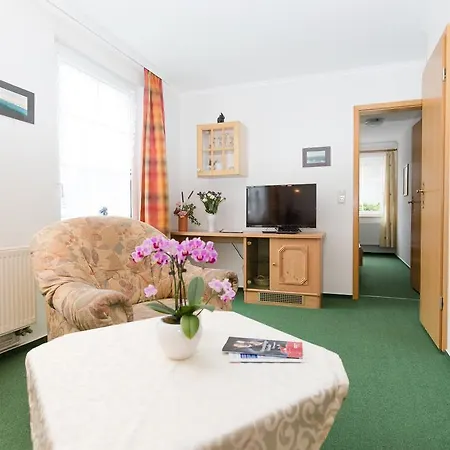 בית הארחה Haus Strandeck 3*